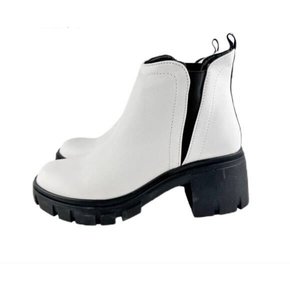 True Religion White Women's Slip On Ankle Boots‎ Chunky Black Lug Sole Size 11 - Picture 2 of 6